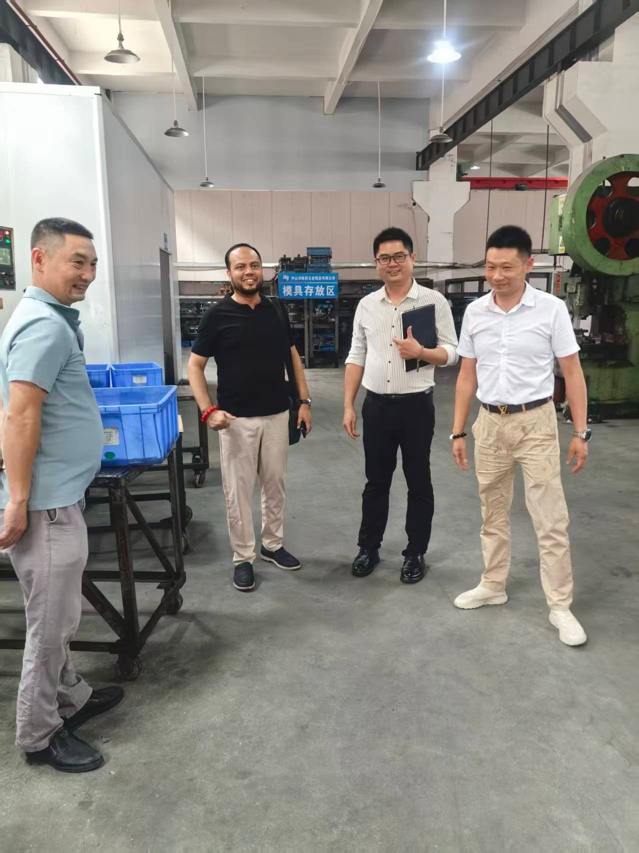 Middle East customer at the Haoyue Metal die storage area